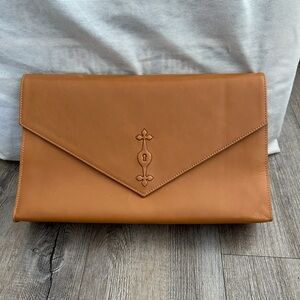 MISENVER tan oversized clutch